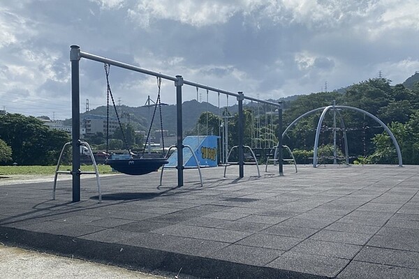 土城大清水運動公園共融遊戲場開放使用。圖/新北市土城區公所提供