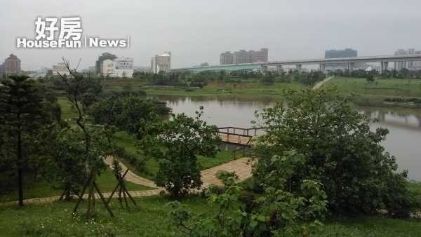 面對央行示警加合宜宅的推出,青埔房市是否因此降溫?當地房仲認為影響有限。(圖/好房News記者胡智凱 攝)