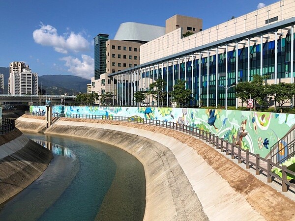 磺溪堤防美化正式完工。圖/台北市水利處提供