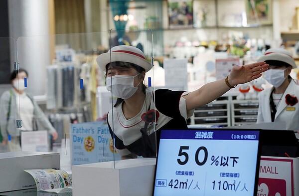 日本政府計劃下個月起開放外國商務旅客入境停留不超過72小時者,免除防疫隔離。圖/路透