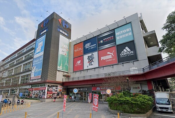 雖然量販店不在普遍網友優先指標的名單中,不過民眾對量販店的依賴性隨著疫情改變。圖/截自Google Map