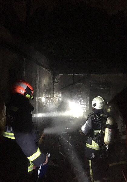 台中市大雅區昨深夜發生民宅火警,一死二傷。圖/台中市消防局局提供