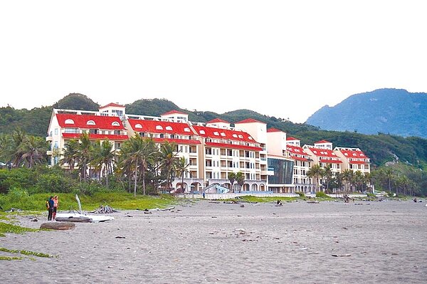 台東美麗灣仲裁結果出爐,將由縣府以6.29億買回飯店主建物。(蔡旻妤攝)