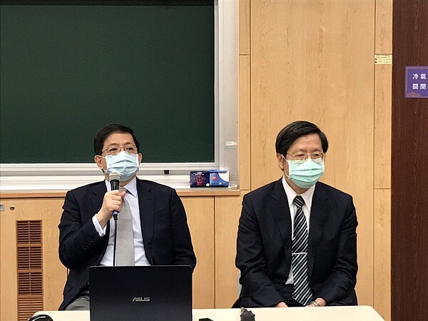 台大校務會議決議,台大癌醫改成為台大醫院的分院,行政層級降一級,但可獲更多資金和醫療人力。此案要經教育部和衛福部同意,最快明年1月上路。記者潘乃欣/攝影