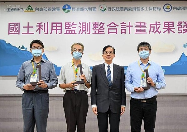 內政部執行「國土利用監測」,7年來已找出上萬筆違規土地開發案。照片內政部提供