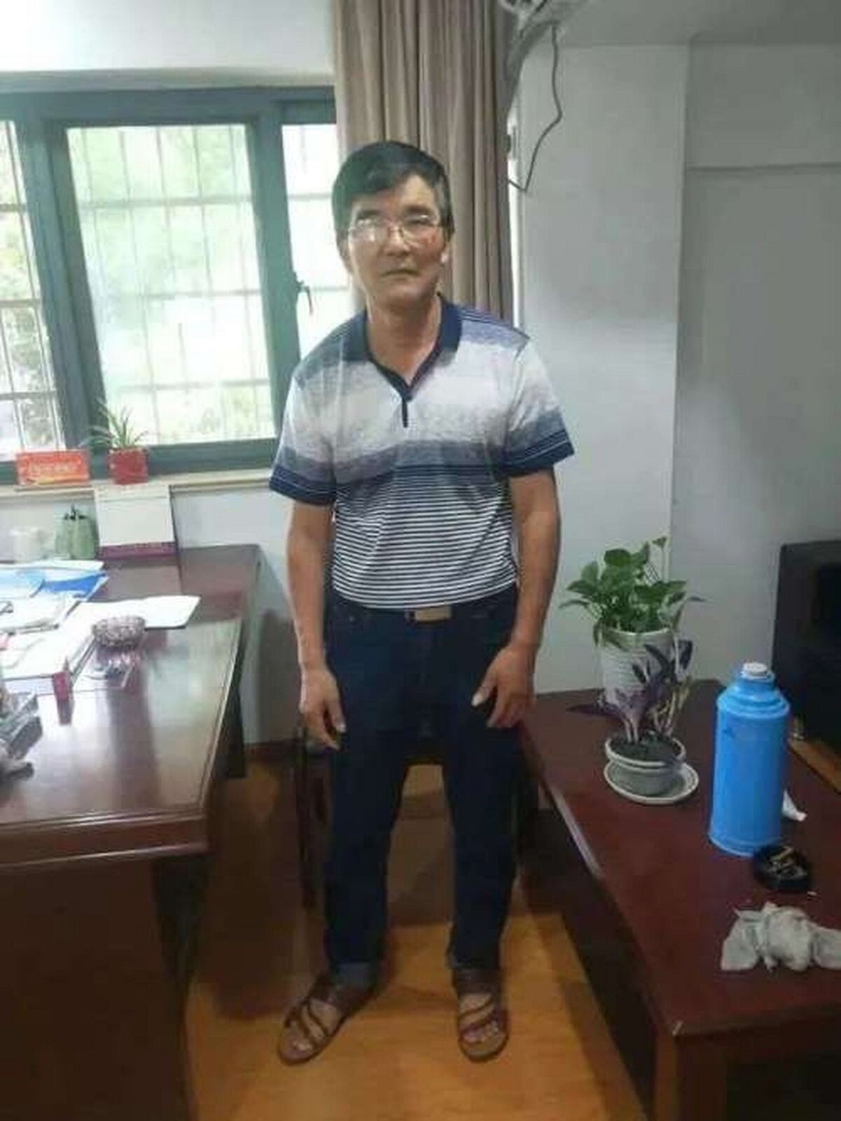 徐惠明照顧鄰居老太30多年。(取材自澎湃新聞)