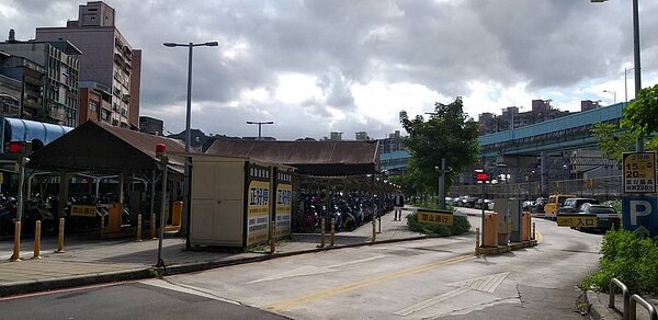 基隆市政府辦理「基隆市基隆火車站南側停車場興建營運移轉案」政策公告期滿,因無業者送件流標。記者邱瑞杰/攝影