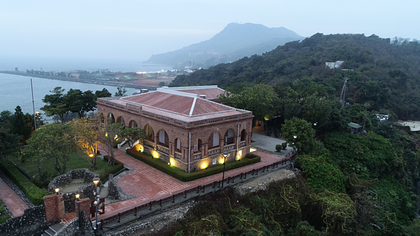 高雄英國領事館今年獲文化部文化資產保存獎。圖/高雄市文化局提供