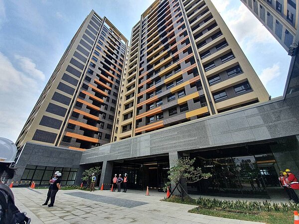 桃園市八德區社會住宅八德一號,17坪一房型遭民眾投訴空間竟無法放置洗衣機,民眾直呼「不會想住」,認為相當不便民。記者陳夢茹/攝影