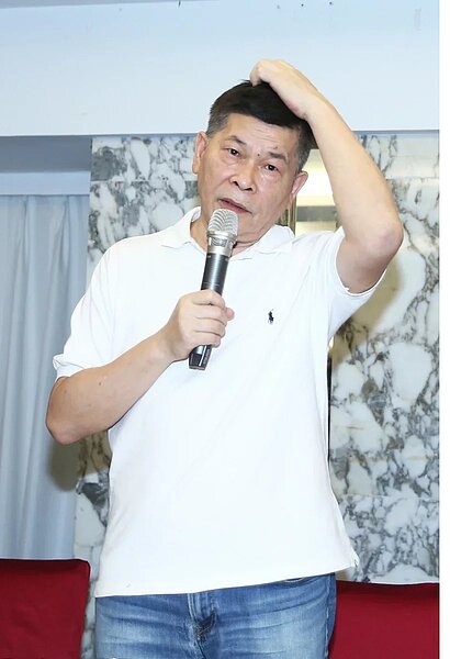 藝人澎恰恰在台北市某三溫暖與人協商2000萬元債務，事後傳出澎的兒子當場被強押回家拿房屋地契抵押。圖／聯合報系資料照 