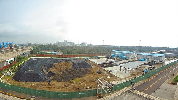 因北市迪化汙水處理廠日前禁收外縣市垃圾,導致桃園水肥無處去,目前僅倚靠龜山汙水處理廠,明年生質能中心完工後,才能分擔水肥負荷量。(桃園市環保局提供/姜霏桃園傳真)