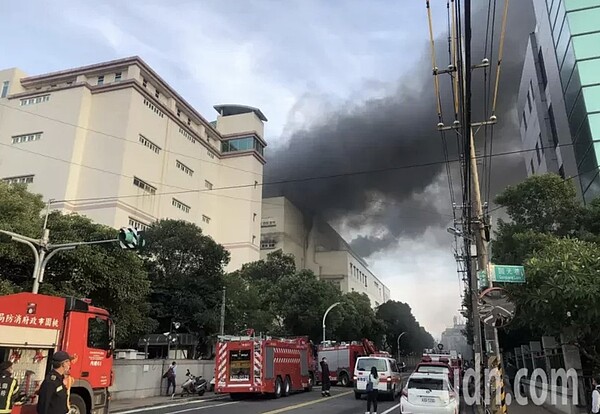 欣興電子大火,今清晨7點消防殘火處理完畢。圖/報系資料照