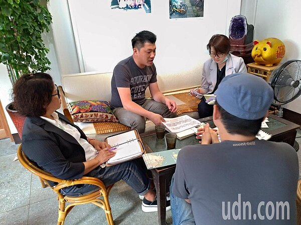 北市府四年前斥資五千萬修復蟾蜍山,文資團體批後續責任沒有單位願意負責。記者潘永鴻/攝影