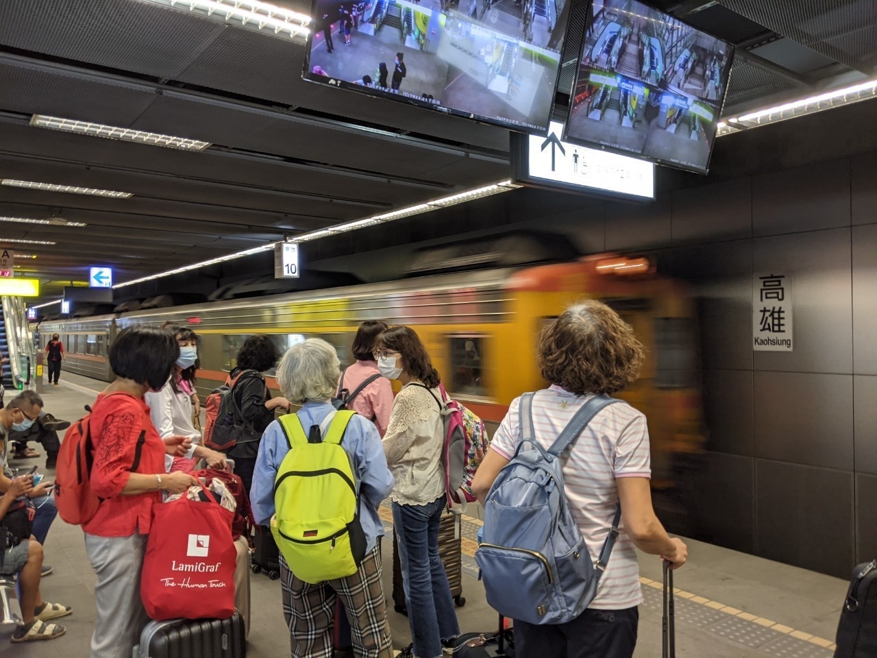 為提供旅客更優質及優惠的旅運服務，台鐵局宣布精選45班自強號列車推出「早享優惠方案」。 記者楊德宜／攝影