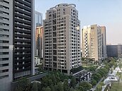 真的讓國人憤怒了！花敬群點出最強房市調控工具