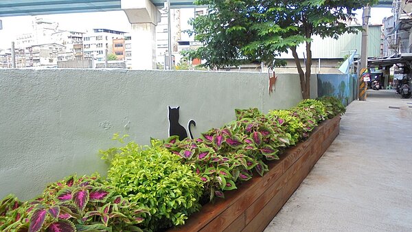 新建里巷弄美化。圖/基隆市環境管理科提供