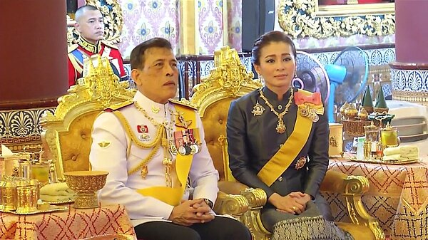 泰國學生指泰王欠繳900億遺產稅。圖/翻攝自Maha Vajiralongkorn推特