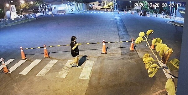被害的大馬女大學生最後身影。記者吳淑玲/翻攝
