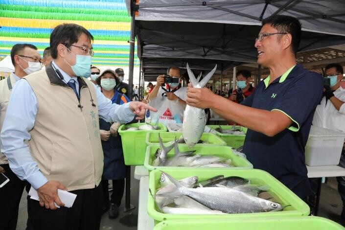 台南將軍虱目魚產業文化季，熱鬧開賣。圖／台南市政府提供