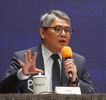 內政部政次花敬群強調,政府的目的是導正市場亂象,「沒人要把房市打趴」。(劉宗龍攝)