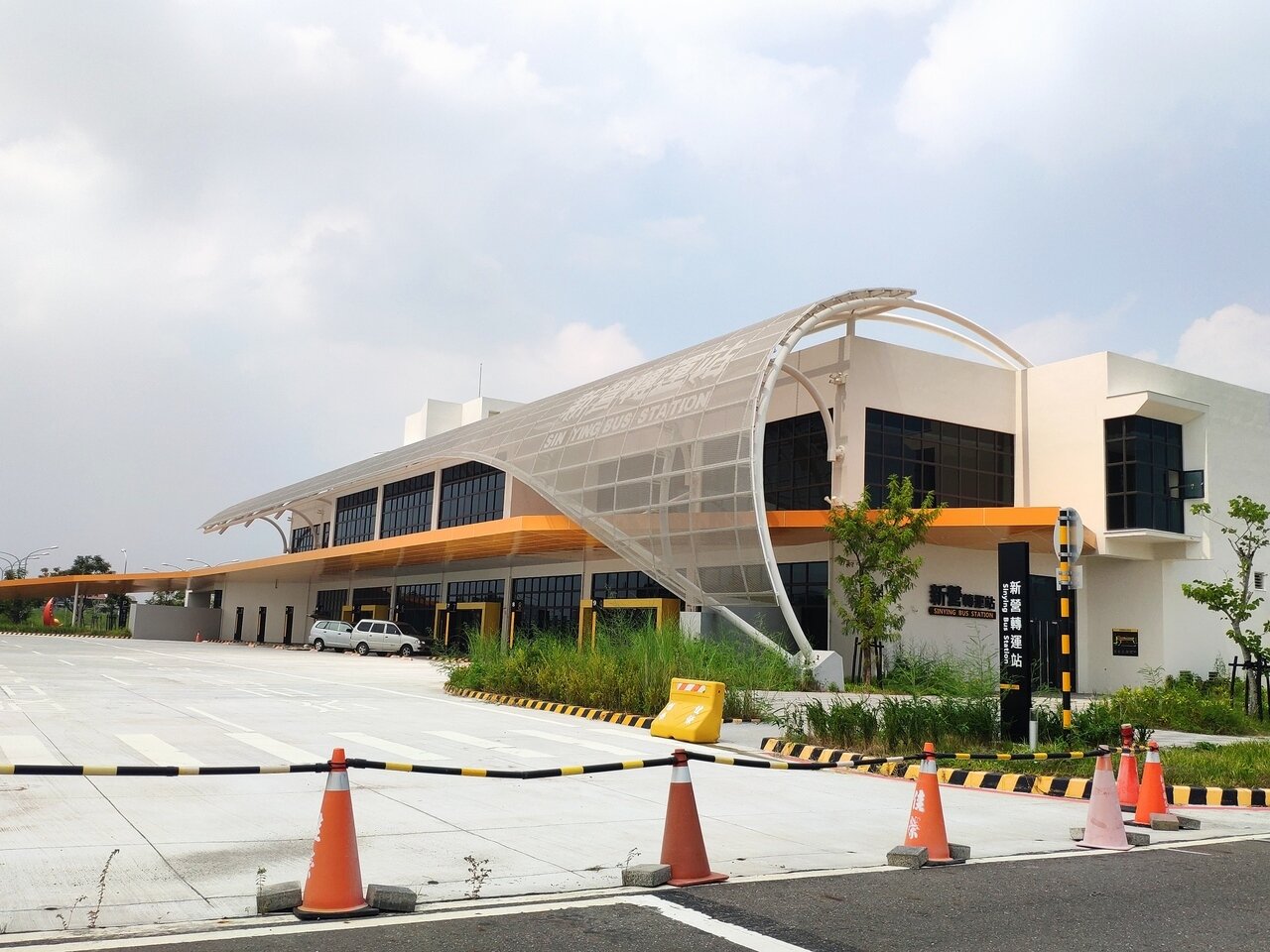 台南市政府斥資約1億4千萬元闢建的新營轉運站,預定今年底啟用。記者謝進盛/攝影