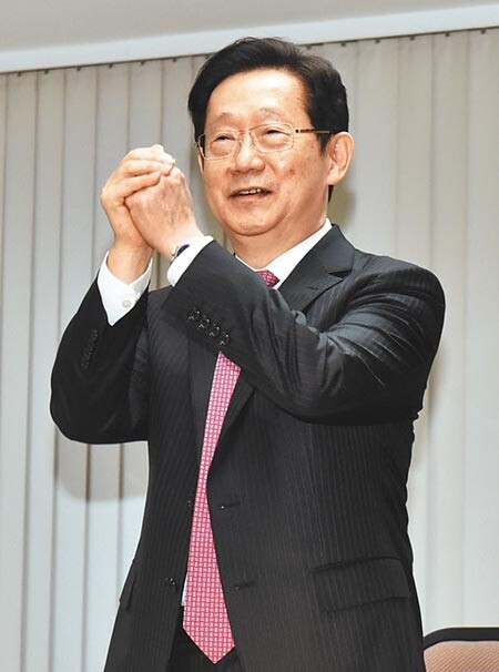 大同公司2日召開股東臨時會後第一次臨時董事會,推舉林文淵擔任新任董事長,林文淵隨後說明未來大同的經營規畫。(顏謙隆攝)