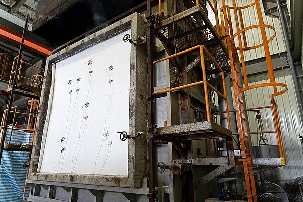 「ALC複合牆」通過台灣防火科技連續3小時、攝氏1045度高溫的防火測試。照片國產實業提供