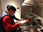 改善餐飲業油煙空污　台北加強納管近700家餐廳