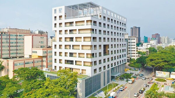 全國首座長期照護中心即將開幕,目前正在壓力測試中。圖/翻攝林欽榮臉書