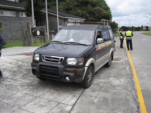 台東監理站今年前往蘭嶼執行無牌車輛取締共3次,原本近日還要前往,但礙於天候因素問題,無法順利成行,不過,已發函通知警方加強取締作為。圖/台東監理站提供