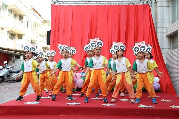 台南市南區親子悠遊館於昨(4)日下午溫馨開幕。圖/台南市政府提供