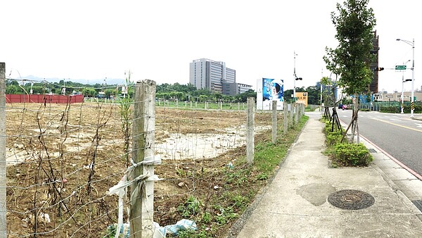 土城明德段27地號國有土地現況。圖/新北市經發局提供