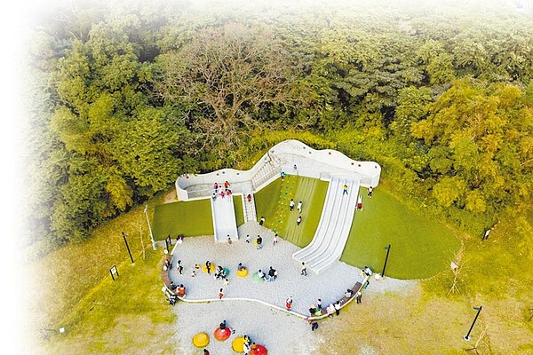 新北土城暫緩重劃區，多綠地公園。圖為土城暫緩斬龍文化公園。 圖／甲山林提供