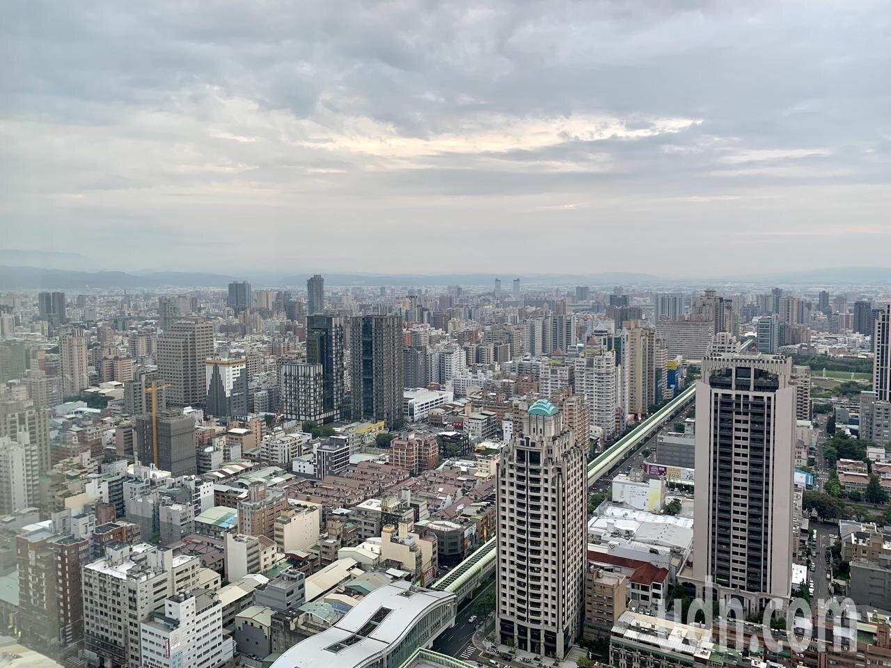 疫情衝擊,今年國人熱錢湧入房市。台中市法制局統計至10月底,今年預售屋消費爭議就有112件,相較去年同期預售屋消費申訴案60件,增加近1倍。(照片為示意圖,非新聞事件當事者 )。記者喻文玟/攝影