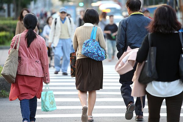 今年1~8月台灣中高齡(45~64歲)女性的勞動參與率突破52%。圖/聯合資料照