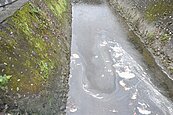 廢水直接排入海　七星潭旁飄臭