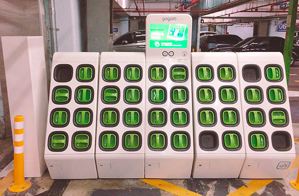 北市議員潘懷宗質疑,充電站無地下防火區畫規定、也無加油站油槽距離限制等,恐成公安疑慮。圖/北市議員潘懷宗辦公室提供