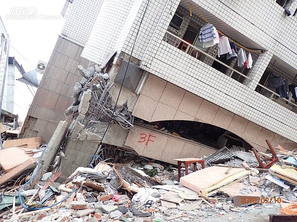 地震大樓倒塌案件中,90%以上屬於1、2樓層柱破壞爆裂倒塌情況。照片戴雲發提供