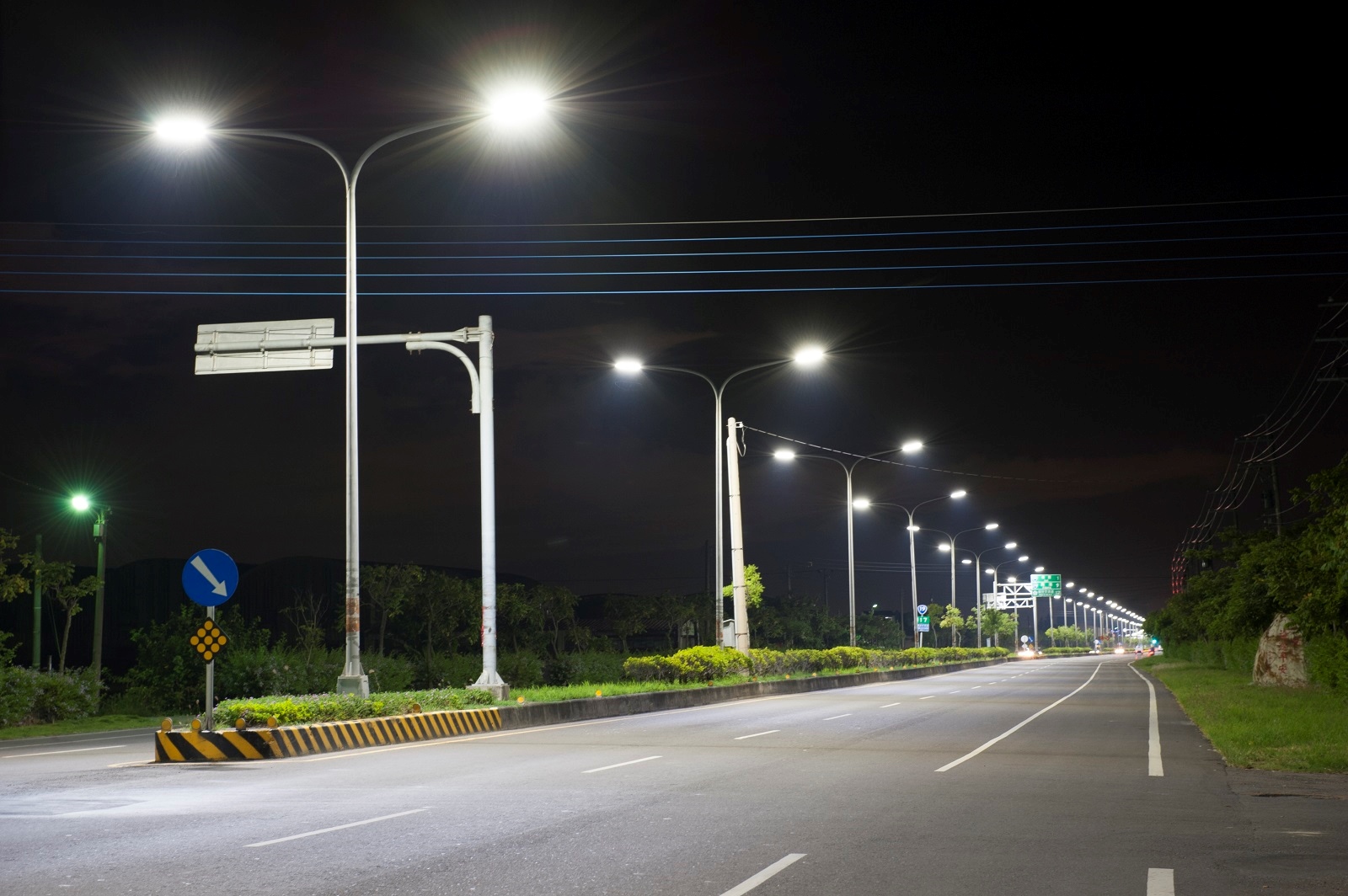保障治安重點地區，台南砸1億汰換路燈及監視器。圖／台南市政府提供