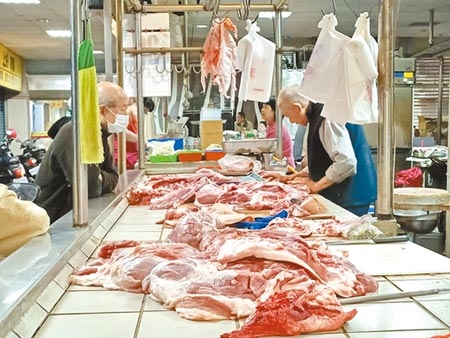 嘉義縣不少豬肉販，對申請台灣豬標章仍一頭霧水。（張毓翎攝）