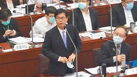 高雄巿長陳其邁11月11日宣布仁武產業園區19日動工。（曹明正攝）
