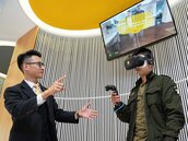 大專校院參訪永慶房屋　學生透過VR體驗科技房仲服務
