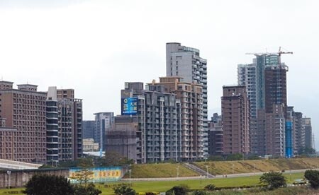 房市狂燒引發民怨,央行13日找來房貸市占率逾五成的前六大銀行,分二場「座談」,並直接下四步指導棋。圖/本報資料照片