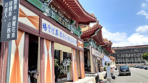 動保處表示,流浪雞、鴨幾乎都集中在殯儀館附近居多。圖/新北市動保處提供