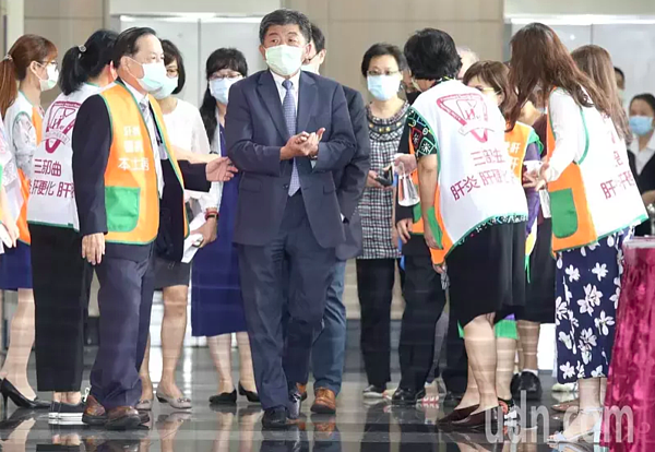 台灣一直被視為肝病王國,衛福部部長陳時中今出席肝基會26周年活動致詞表示,預計今年9月起免費肝炎篩檢對象擴大至79歲。記者林俊良/攝影