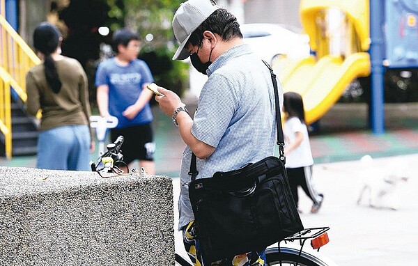 勞動部18日將召開基本工資審議委員會,由勞資政學四方代表討論明年基本工資調漲與否。示意圖/聯合報系資料照