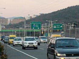 南韓遭逢暴雨連續肆虐50天，光州－大邱線等高速公路2處，釜山、全羅南道、慶尚南道等一般公路68處實施交通管制。示意圖／翻攝維基百科