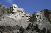 4總統頭像　年吸200萬人次造訪