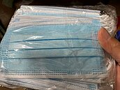 海關查獲7350片偽標MIT口罩　將加強口罩產地標示查核