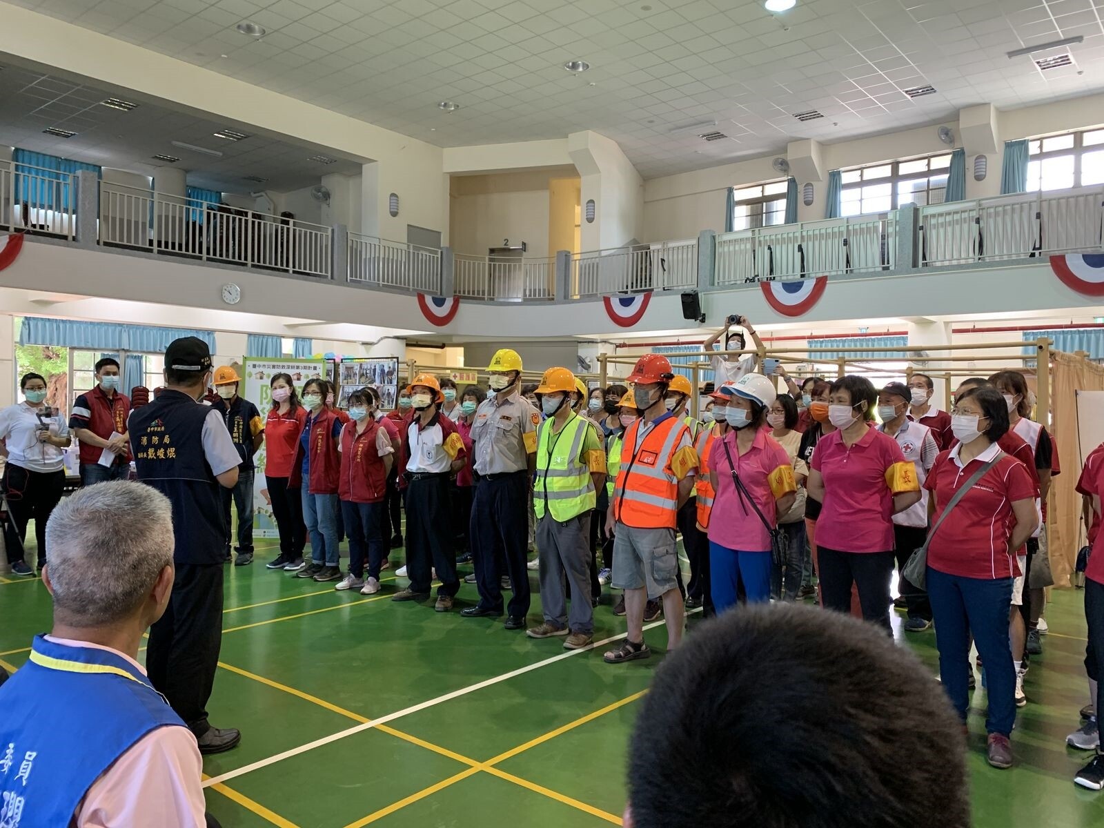 台中市神岡區豐洲國小辦理社區實兵演練。圖/台中市消防局提供